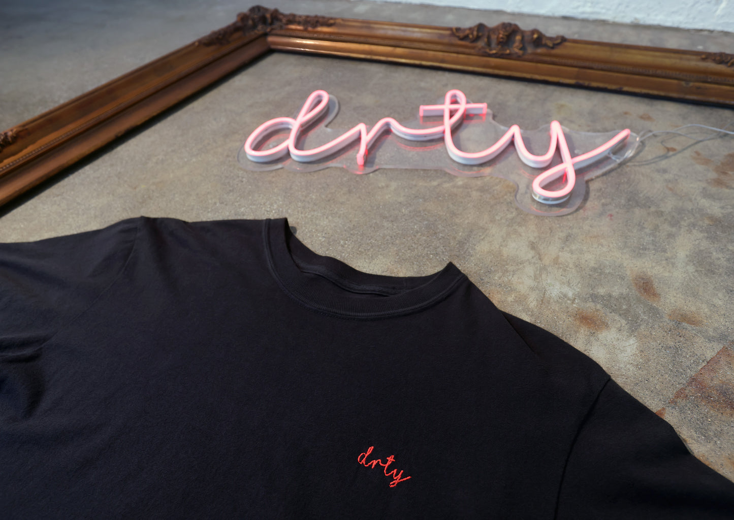 drty Classic Unisex Tee